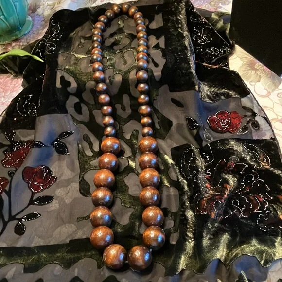 GRADUATED WOODEN BEAD NECKLACE (18” LONG) AND MATCHING BRACELET - Picture 4 of 11